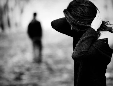 Κύπρος: Είδε τον παιδεραστή που τη βίαζε επί χρόνια μπροστά από το σπίτι της